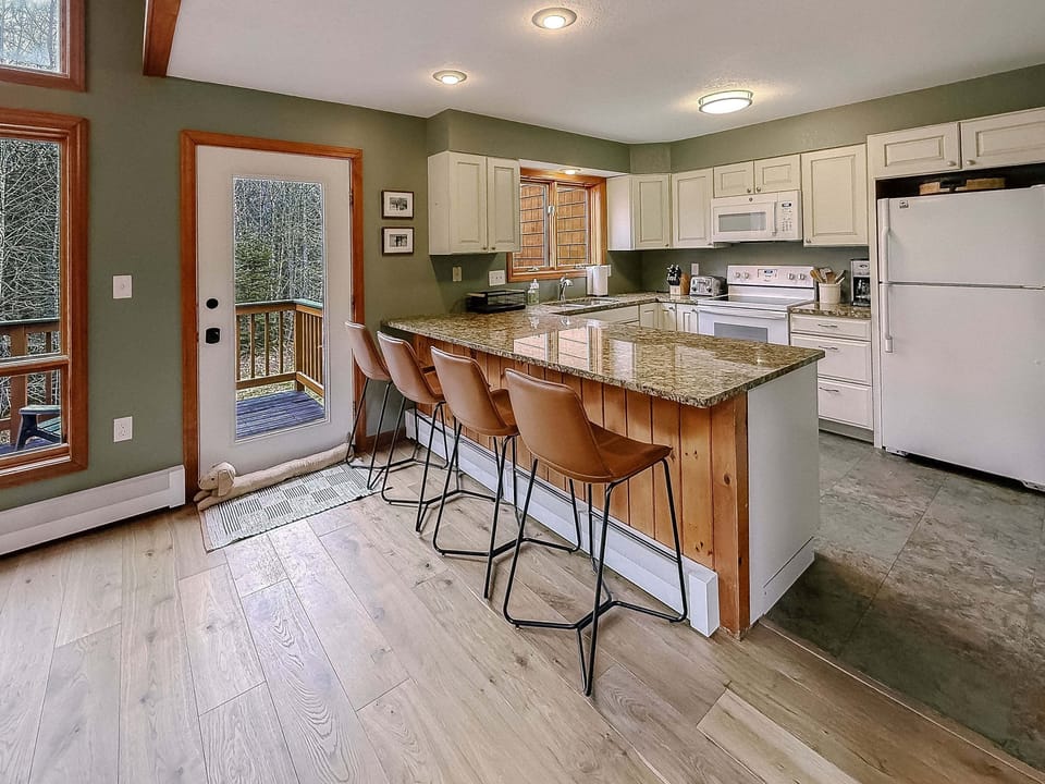 Fully stocked kitchen means you can save on restaurants and enjoy a home cooked meal