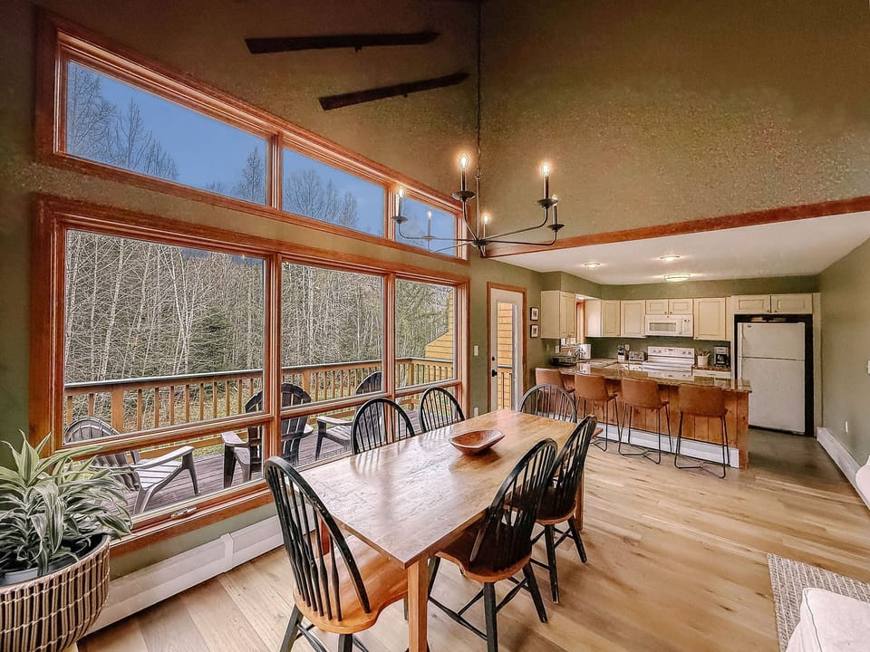 View of the open concept kitchen/dining