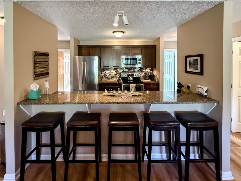 The kitchen was fully remodeled to bring it to the highest modern standards, and is a great place to cook a home meal and avoid expensive restaurant bills