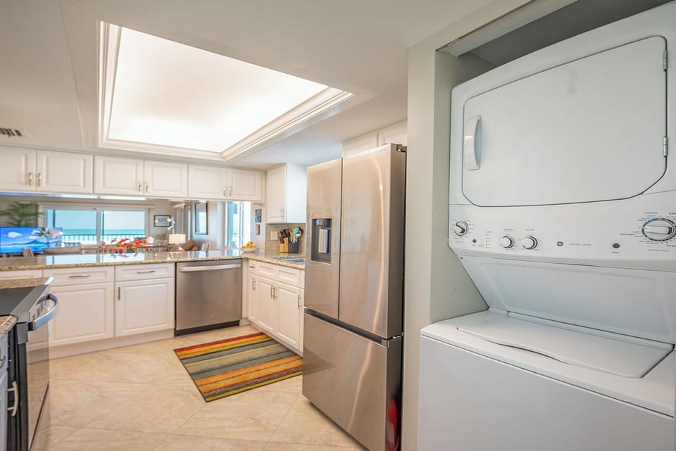 In Unit Washer and Dryer for your convenience.