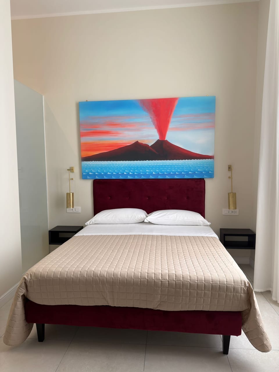 In-room safe, desk, laptop workspace, soundproofing