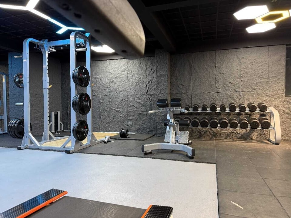 Comfort Apartment, 2 Bedrooms, Balcony, Pool View | Fitness facility