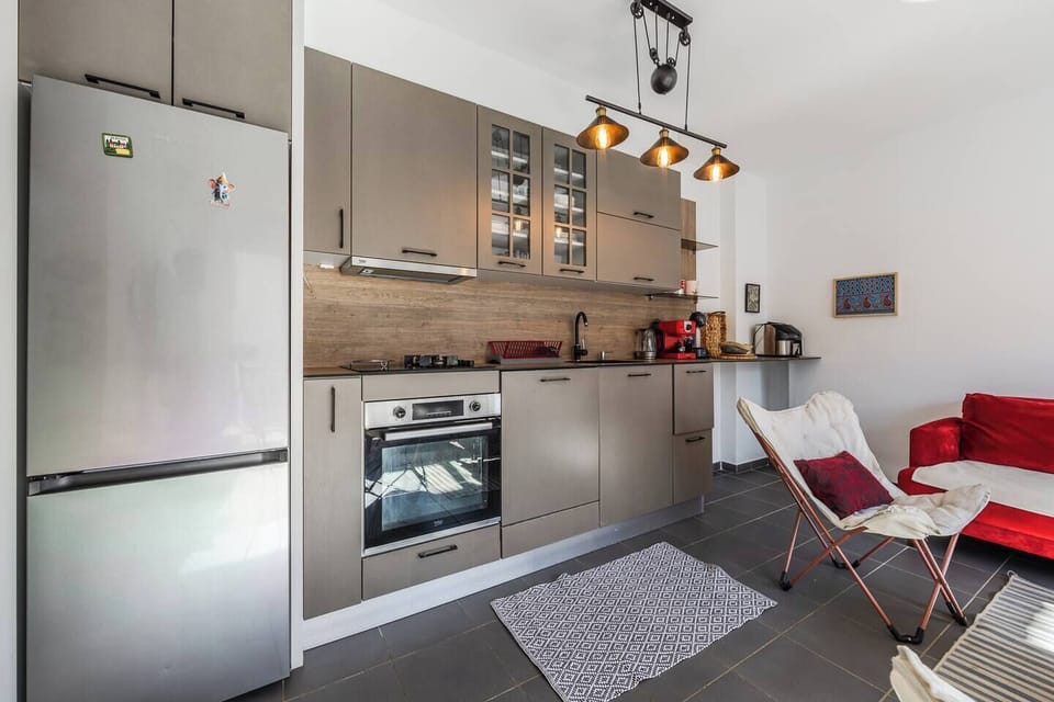 Fully-equipped kitchen
