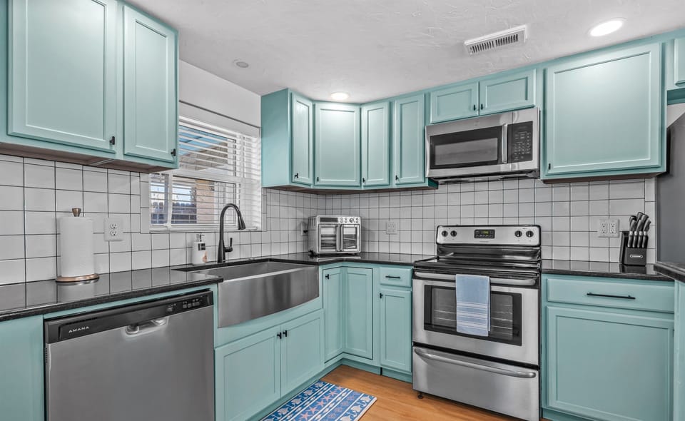 Fully equipped stainless-steel Kitchen!