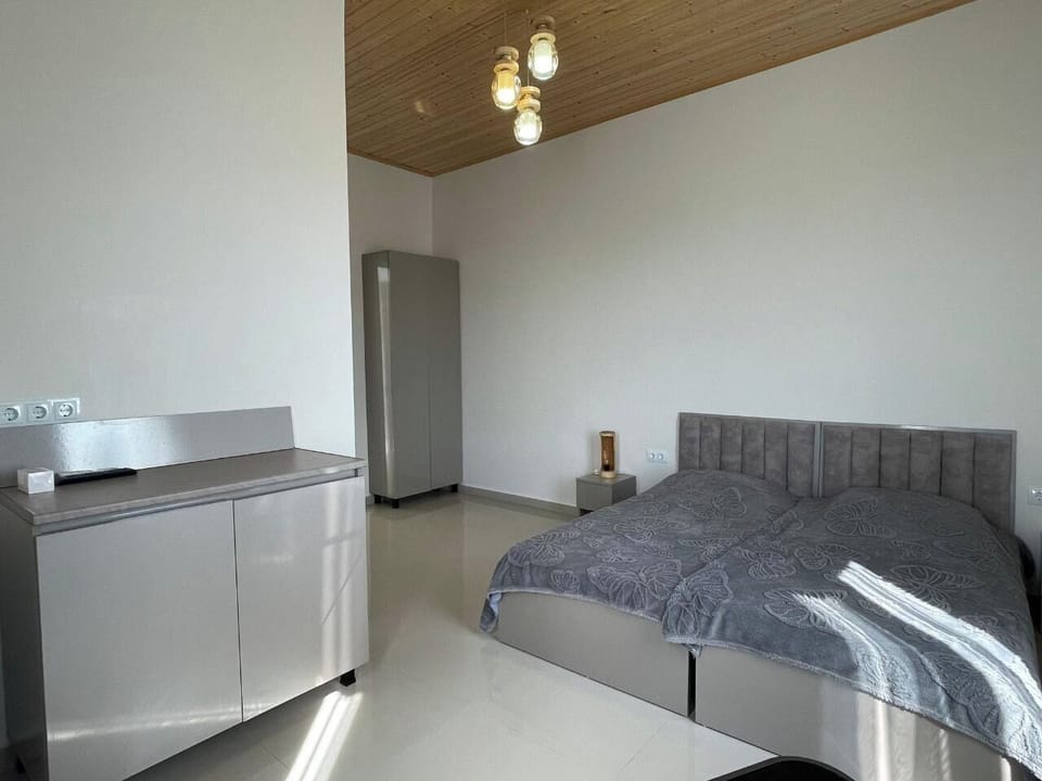Basic Twin Room, Garden View | Desk, laptop workspace, blackout drapes, soundproofing