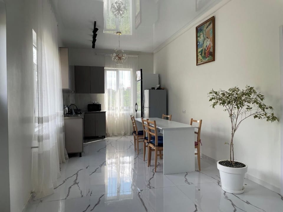 Double or Twin Room, Garden View | Dining