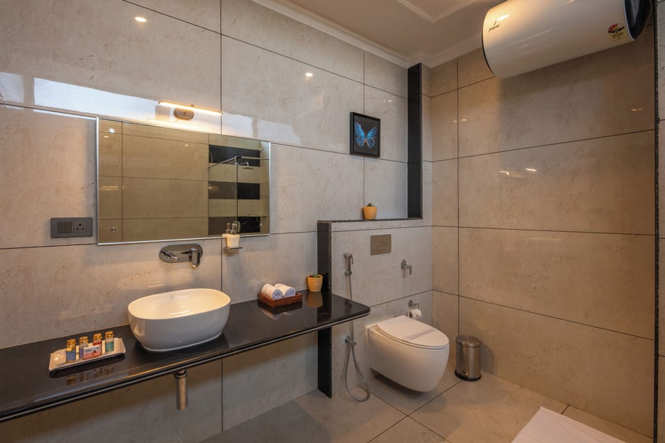 Family Room, Mountain View | Bathroom | Hair dryer, towels, soap, shampoo