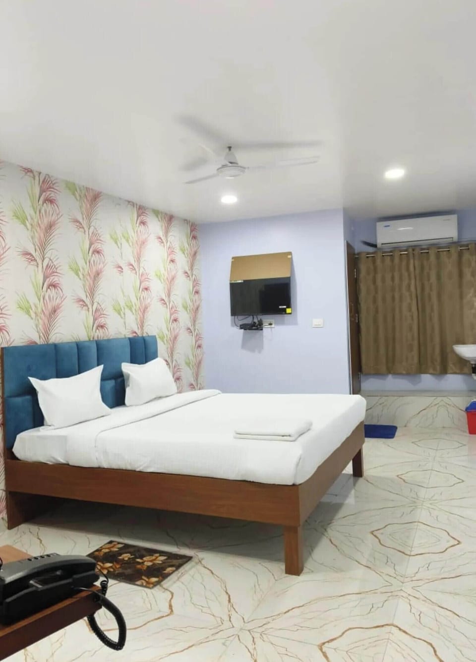 Deluxe Double Room, City View | Desk, free WiFi