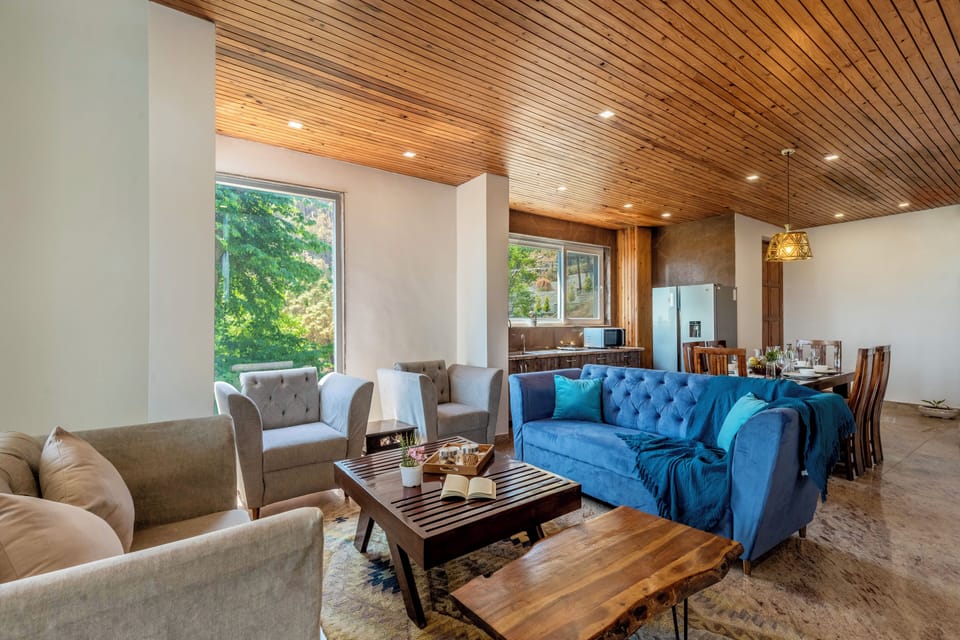 Deluxe Apartment, Garden View | Living area