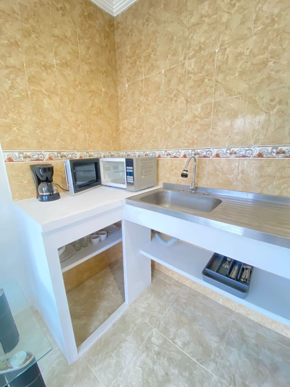 Family Apartment, 2 Bedrooms, Refrigerator, Mountain View | Private kitchen