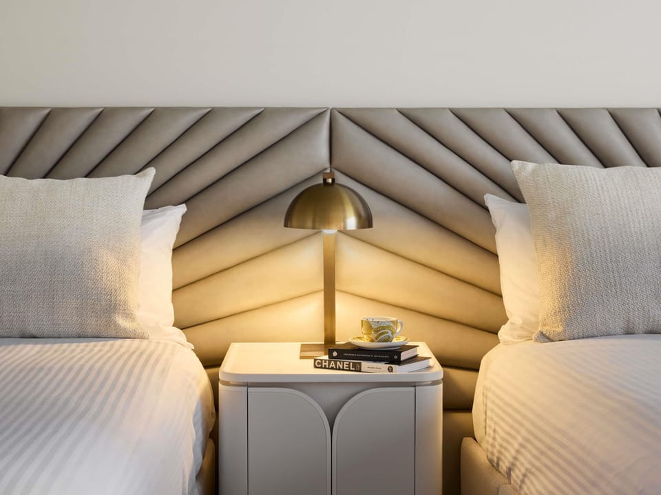 Deluxe Twin Room, 2 Queen Beds | Premium bedding, pillowtop beds, minibar, in-room safe