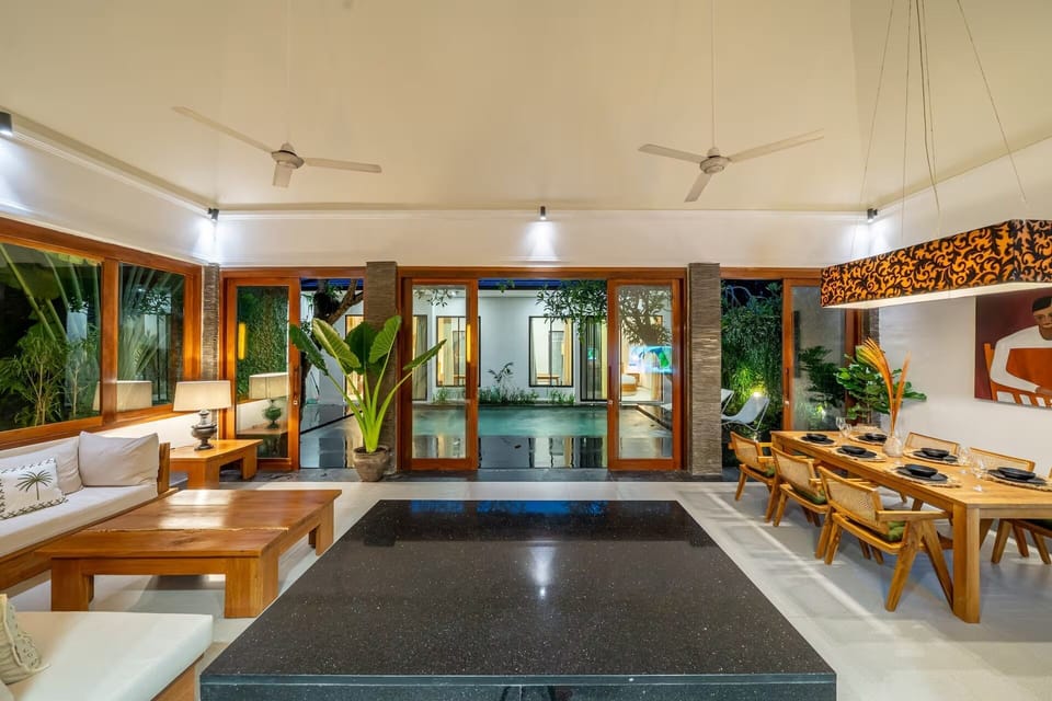 Deluxe Villa, 2 Bedrooms, Private Pool | Dining