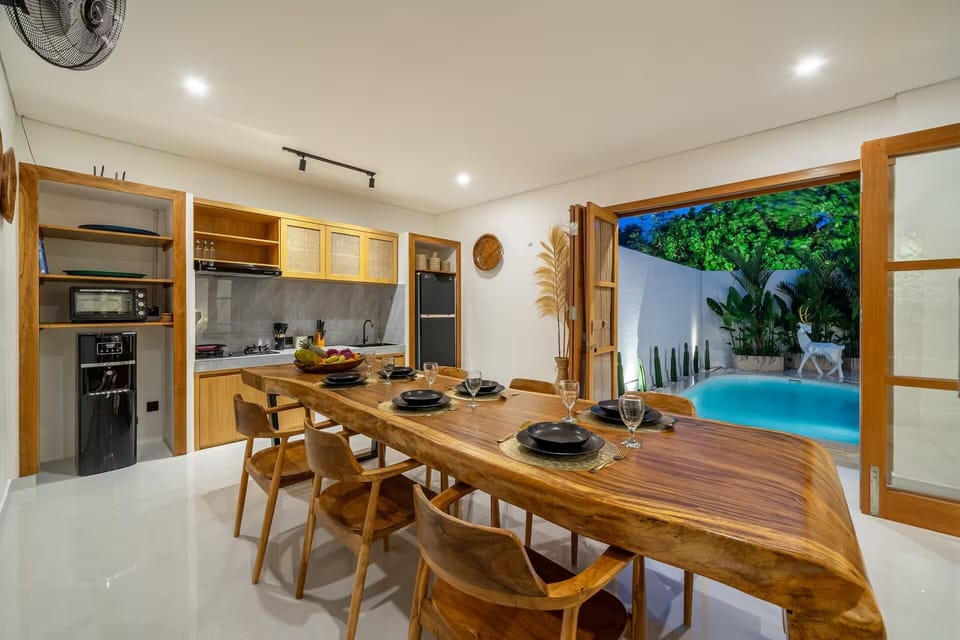 Deluxe Villa, 3 Bedrooms, Private Pool | Dining