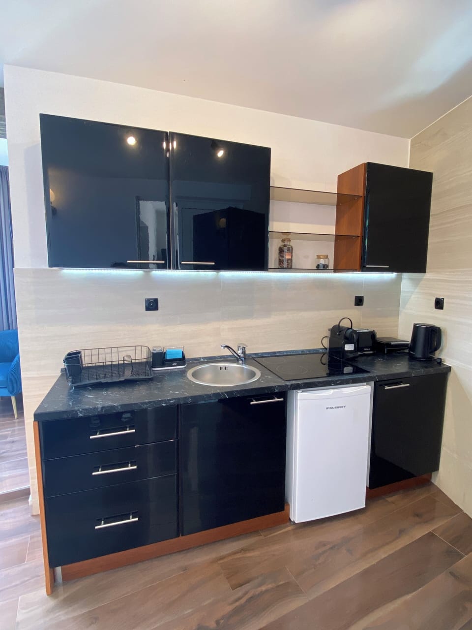 Apartment, Sea View | Private kitchen | Electric kettle, toaster