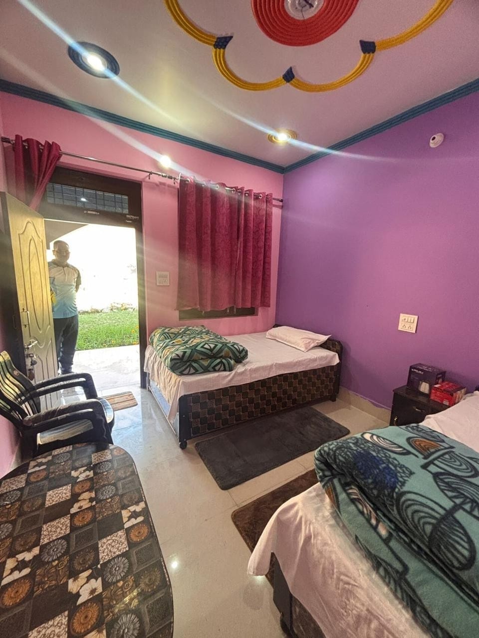 Basic Double Room, Balcony | Desk
