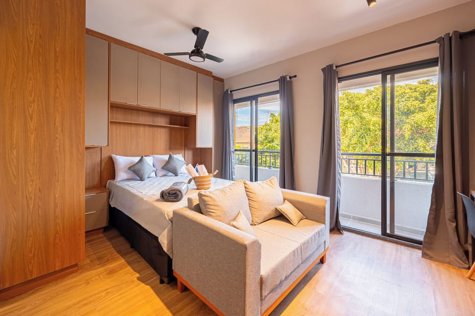 Basic Studio, City View | Blackout drapes, free WiFi