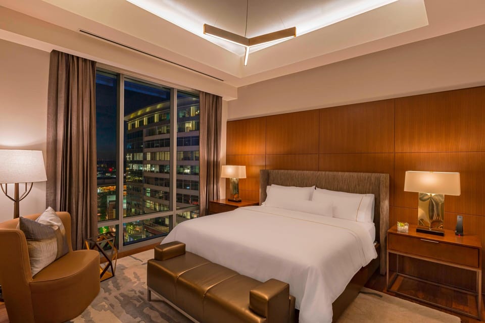 Premium bedding, minibar, in-room safe, desk