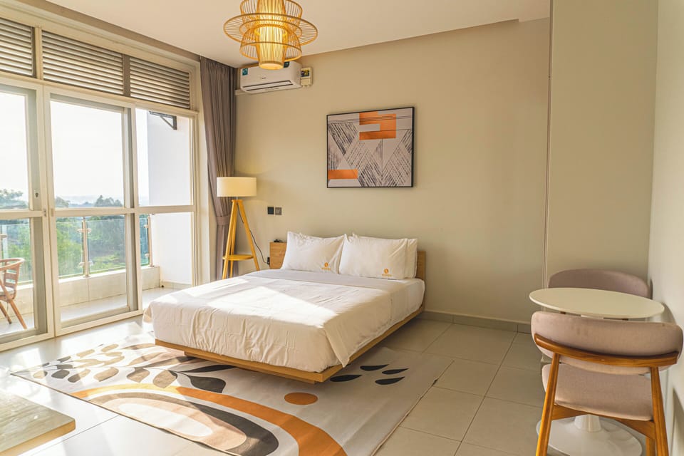 Premium bedding, blackout drapes, WiFi (free)