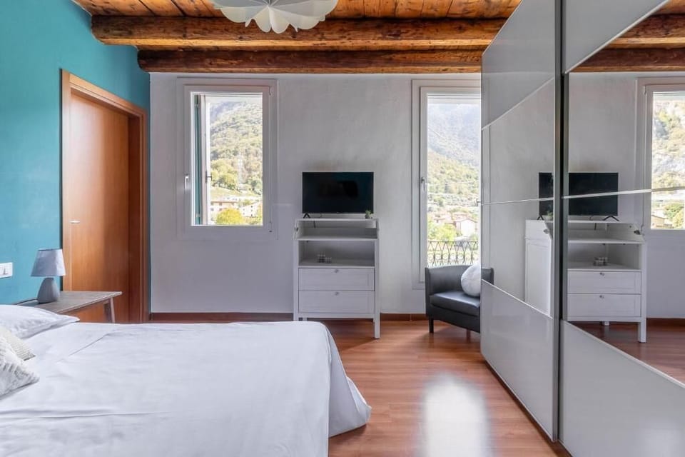 Double Room, River View | Free WiFi
