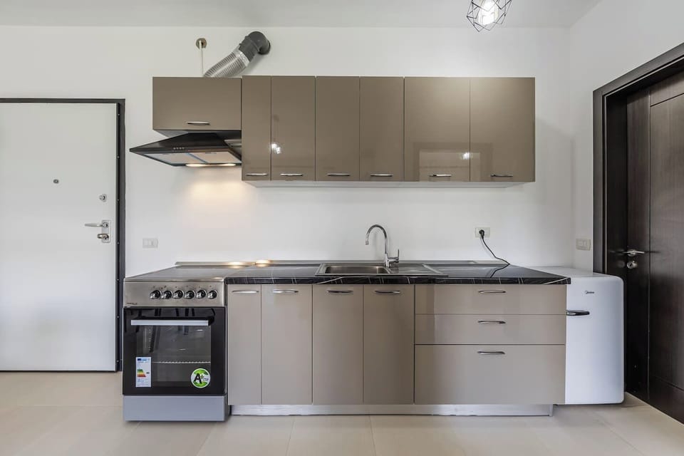 Fully-equipped kitchen