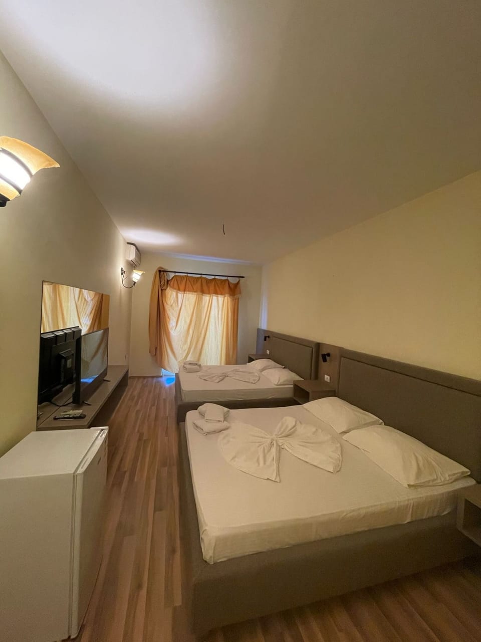 Desk, free WiFi, bed sheets