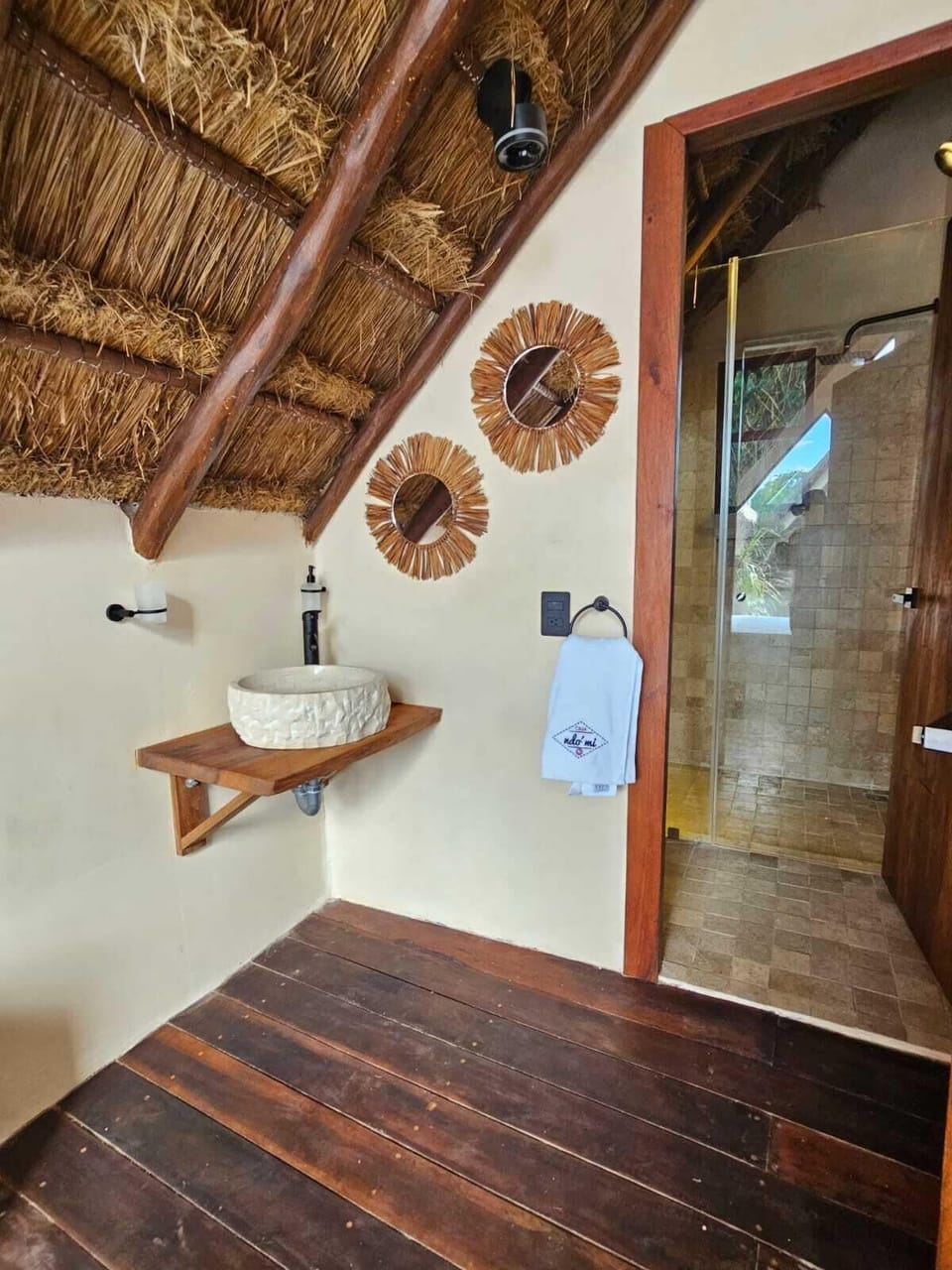 Towels, soap, shampoo, toilet paper