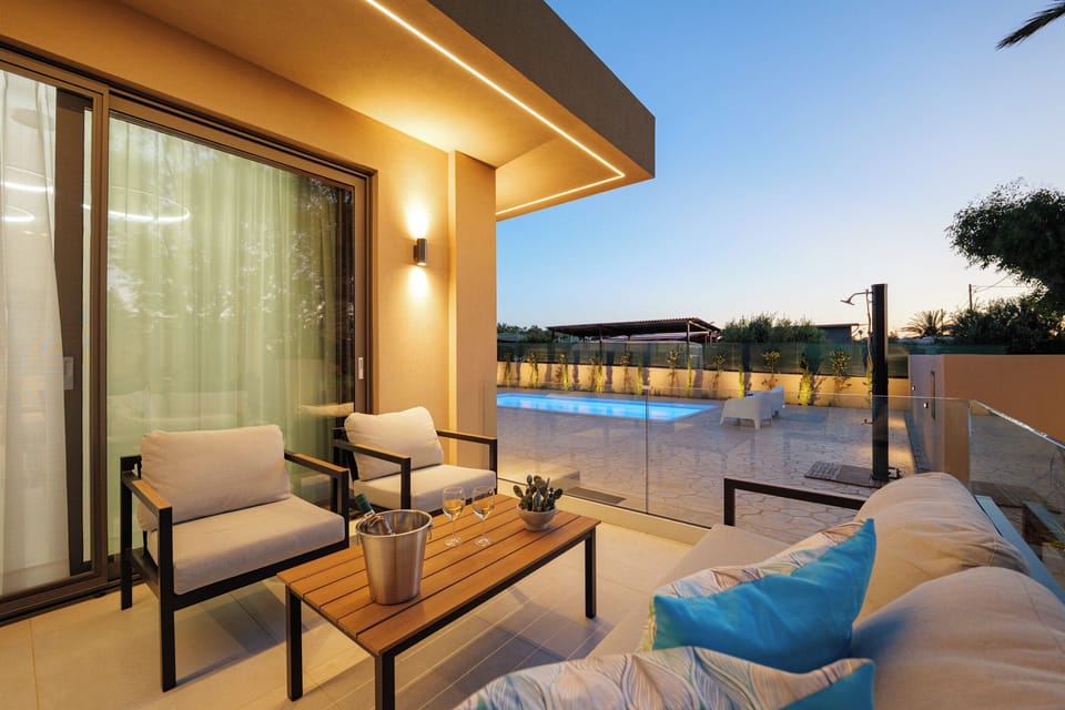Luxury Villa | Terrace/patio