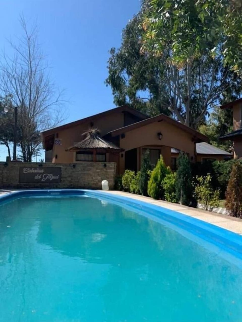 2 outdoor pools