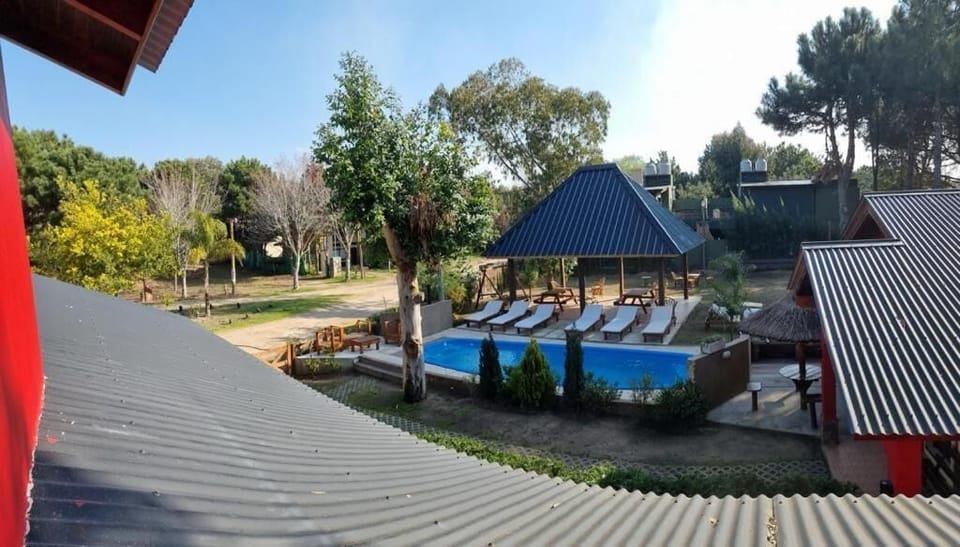 2 outdoor pools