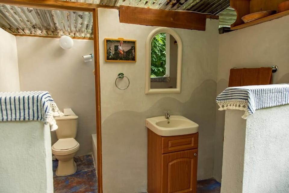 Economy Double Room, Patio, Courtyard View | Bathroom