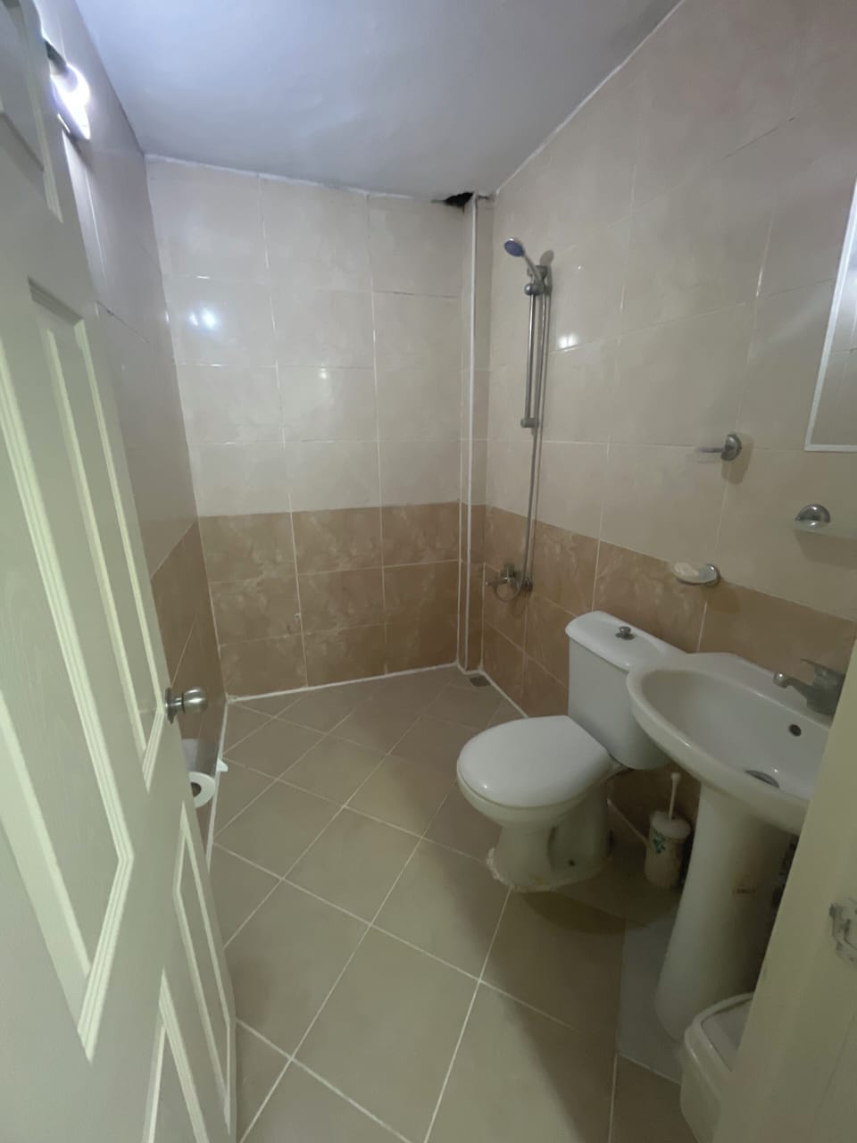 Classic Twin Room, Balcony, City View | Bathroom