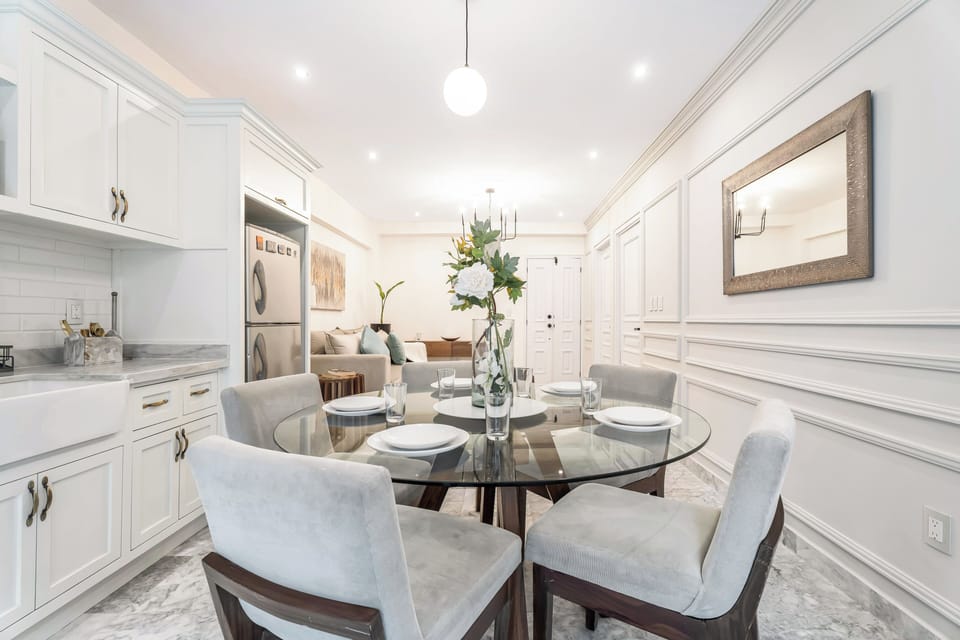 Deluxe Apartment | Dining