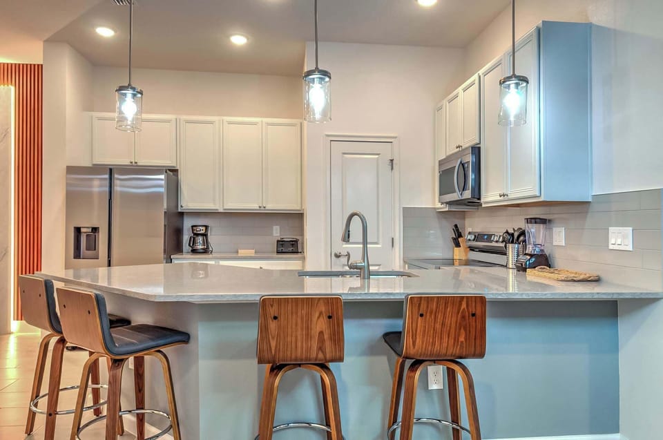 Townhome, Multiple Beds, Pool Access, Pool View (10461ET-SVH) | Private kitchen
