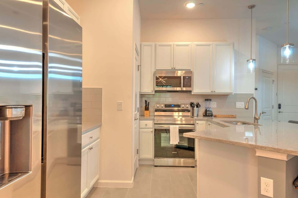 Townhome, Multiple Beds, Pool Access, Pool View (10461ET-SVH) | Private kitchen