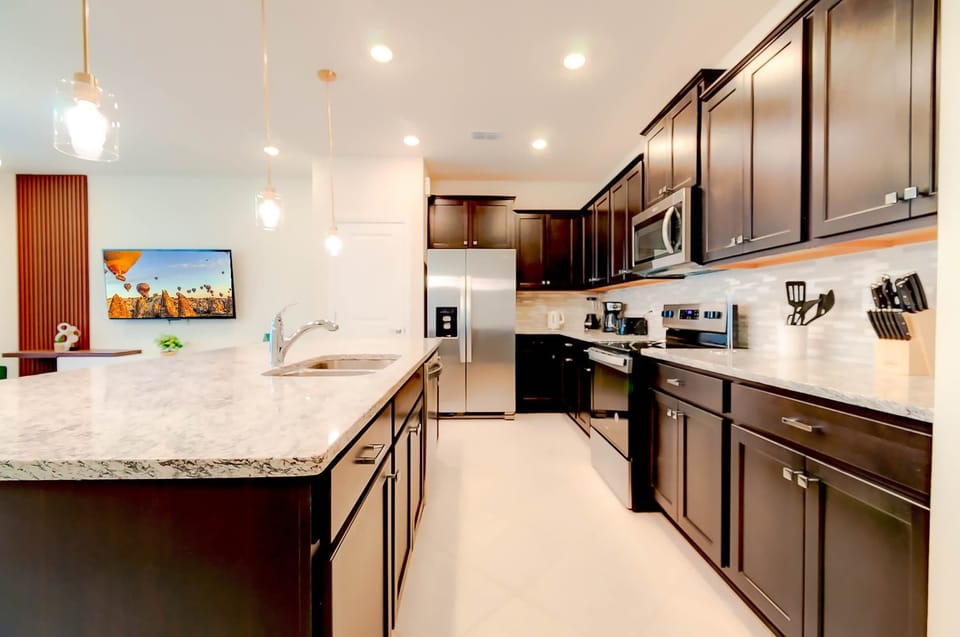 Townhome, Multiple Beds, Pool Access, Pool View (1259BPW-SVH) | Private kitchen