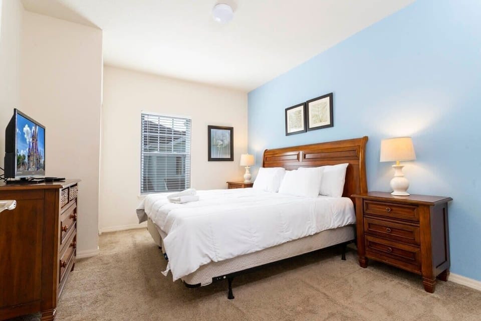 Townhome, Multiple Beds, Pool View (5366DCUNIT17-106-SVH) | 3 bedrooms, individually decorated, individually furnished, bed sheets