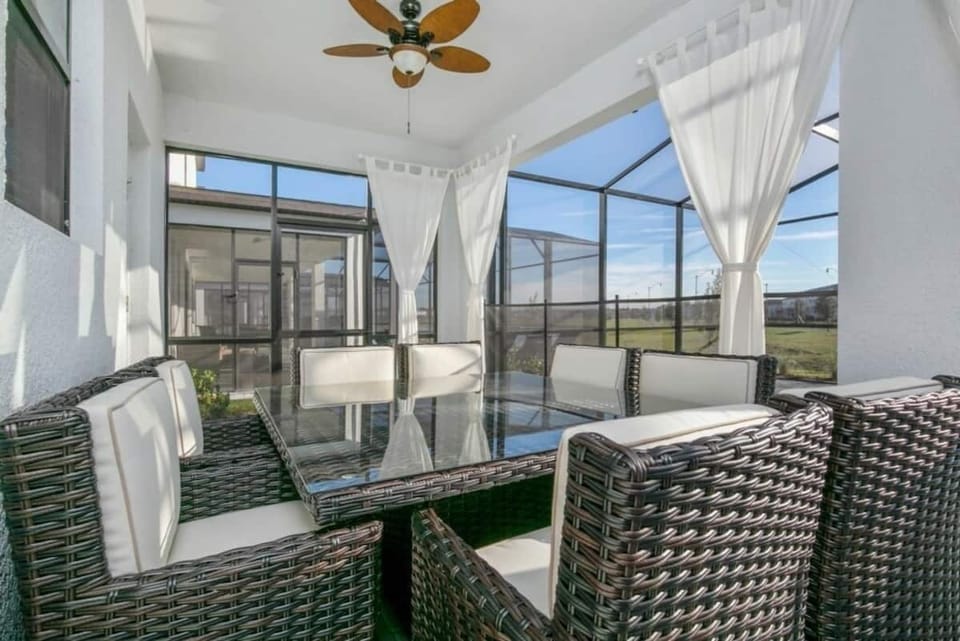 House, Multiple Beds, Pool View (2901FS-SVH) | Outdoor dining
