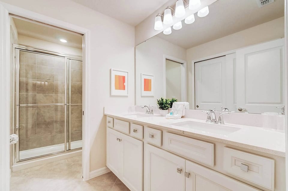 Townhome, Multiple Beds, Pool Access, Pool View (1149BI-SVH) | Bathroom