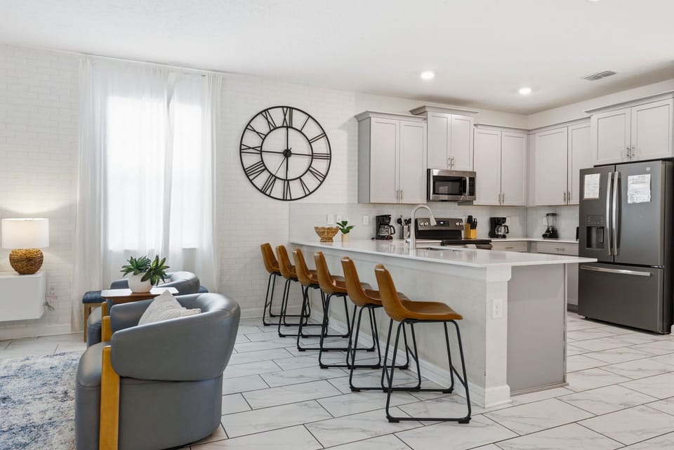 House, Multiple Beds, Pool Access, Pool View (4577TB-SVH) | Private kitchen