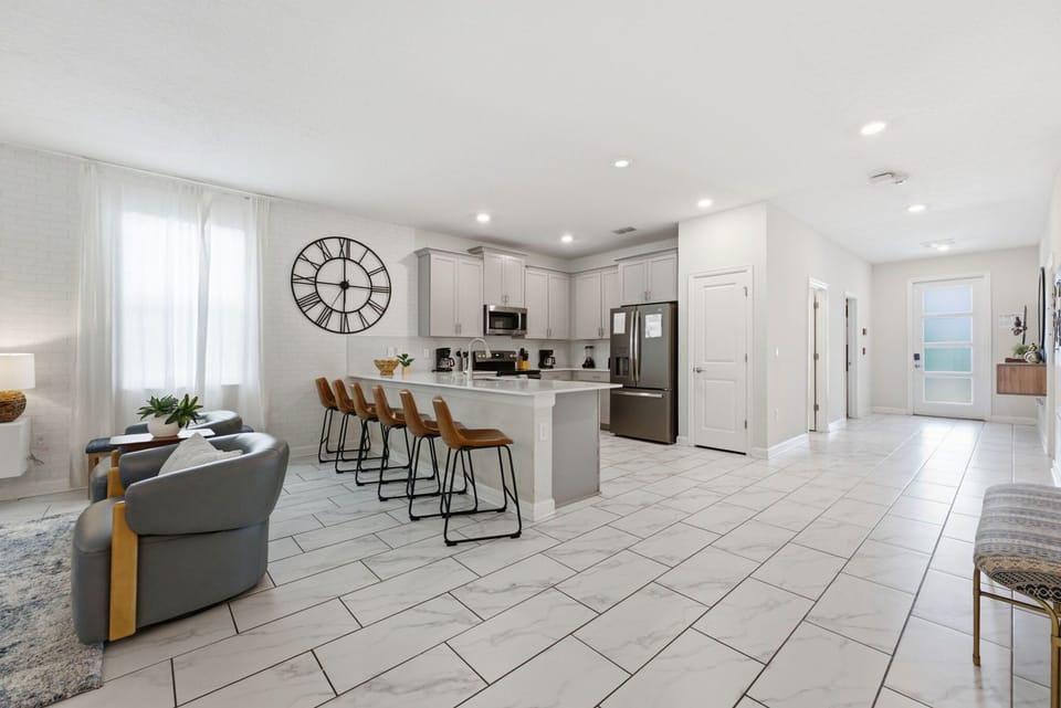 House, Multiple Beds, Pool Access, Pool View (4577TB-SVH) | Living area