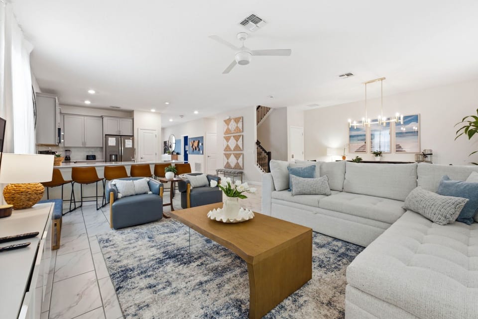House, Multiple Beds, Pool Access, Pool View (4577TB-SVH) | Living area