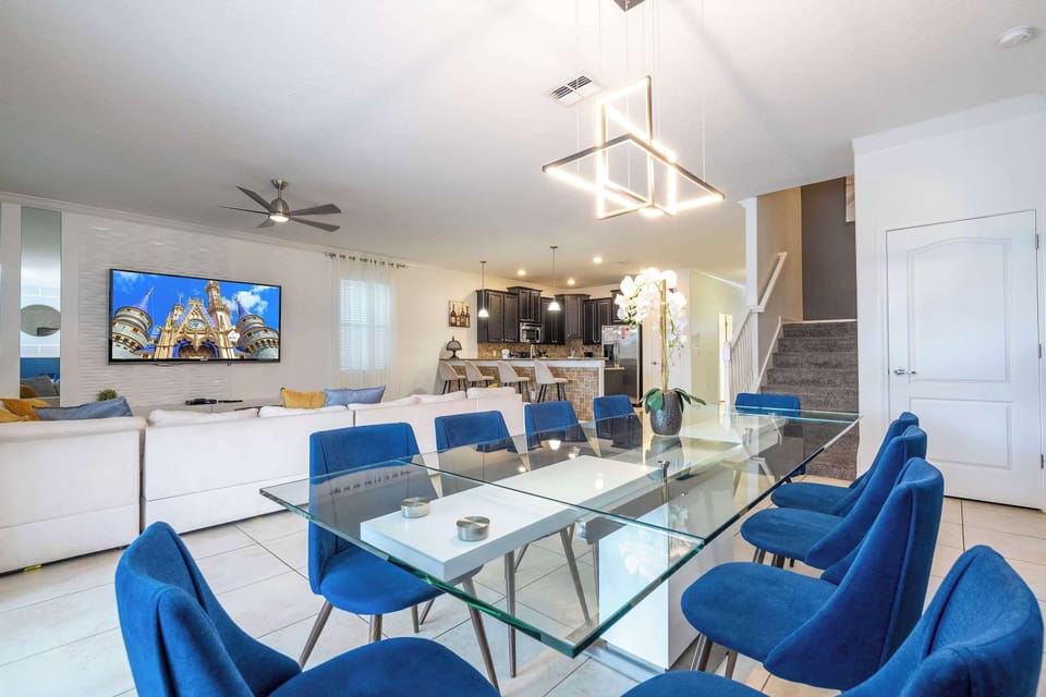 House, Multiple Beds, Pool View (1400MV-SVH) | 8 bedrooms, individually decorated, individually furnished, bed sheets