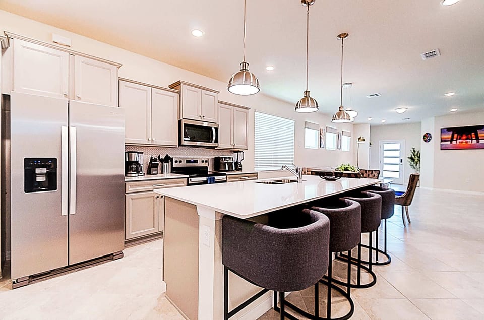 House, Multiple Beds, Pool Access, Pool View (15976CC-SVH) | Private kitchen