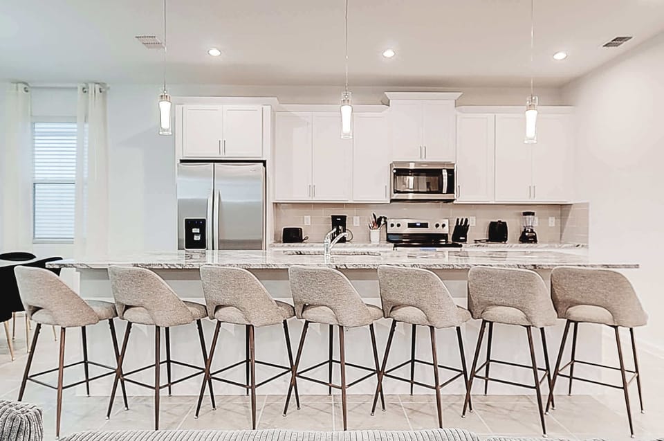 House, Multiple Beds, Pool View (9140DP-SVH) | Private kitchen