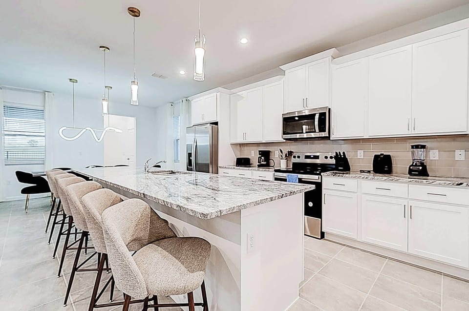 House, Multiple Beds, Pool View (9140DP-SVH) | Private kitchen