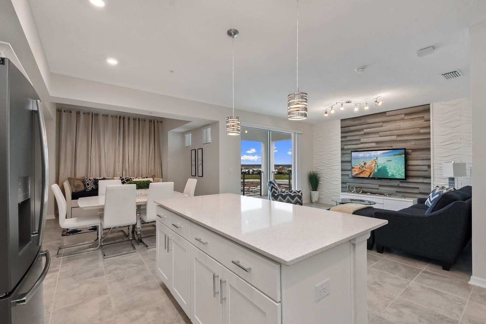 Apartment, Multiple Beds, Pool View (3120PC-SVH) | Interior