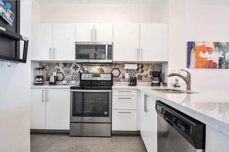 Townhome, Multiple Beds, Pool Access, Pool View (139PBD-SVH) | Private kitchen