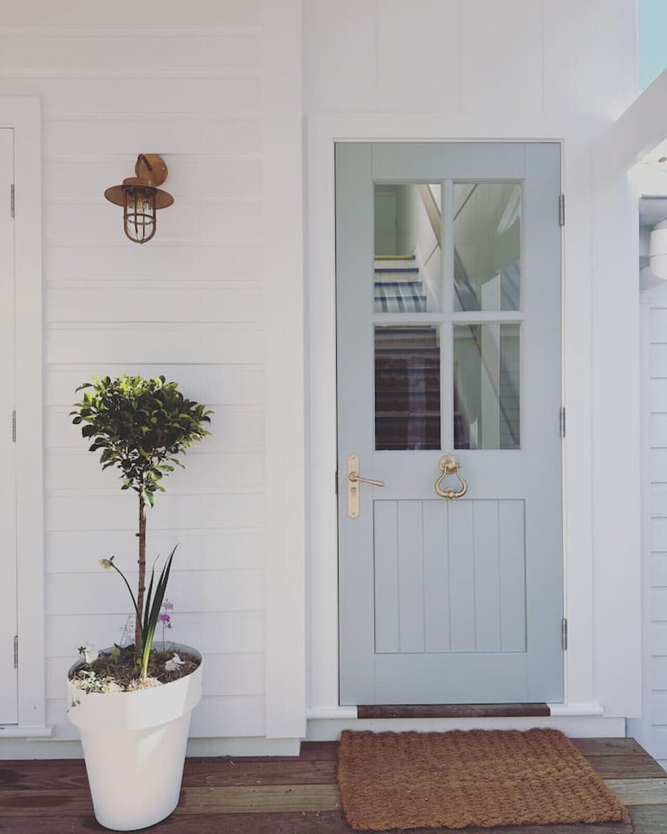 A self-contained private retreat within Farmhouse Hunter Valley. Separate entrance and access to The Vintage resort leisure centre - pool, spa and tennis courts. Pet friendly.