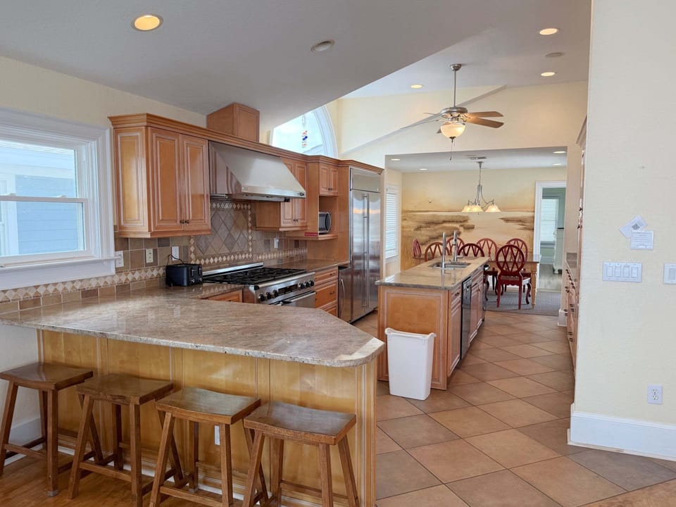NH144: The Sun | TL Kitchen - Island Seating for 4