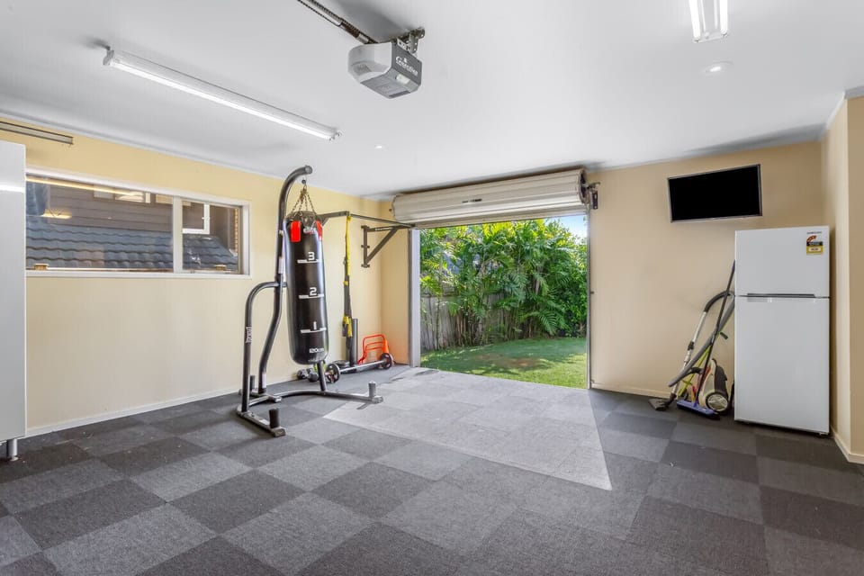Double carpeted garage - can be sued as a gym/playroom